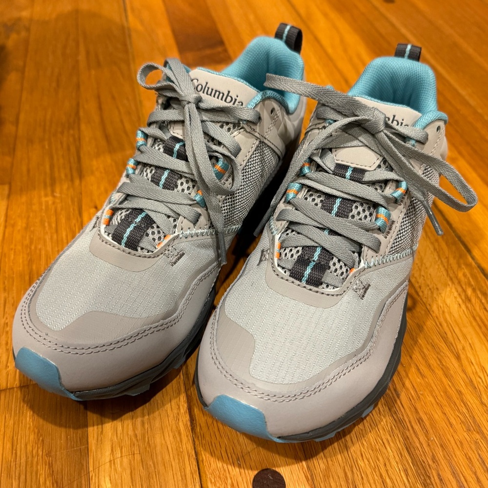 Columbia Womens Flow DIstrict Hiking Shoes